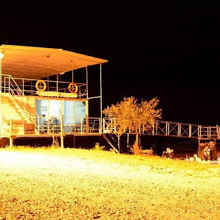 Delta Pontoon Hotel มาห์มูเดีย ภายนอก รูปภาพ
